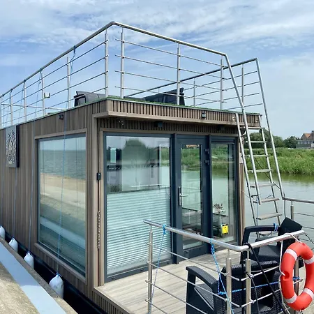 Na Wodzie Houseboat *