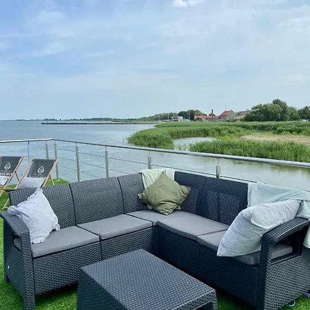 Aparthotel Na Wodzie Houseboat *